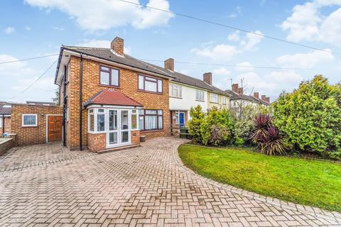 38 Bazalgette Gardens, New Malden, KT3 5HF