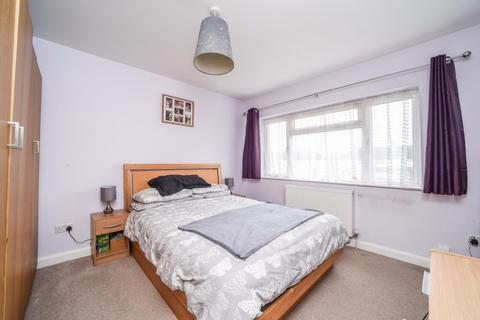 38 Bazalgette Gardens, New Malden, KT3 5HF