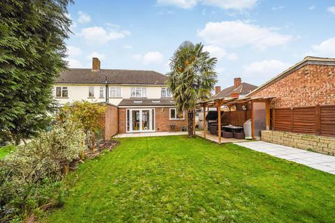 38 Bazalgette Gardens, New Malden, KT3 5HF