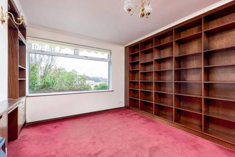 69 Comiston View, Edinburgh, EH10 6LZ