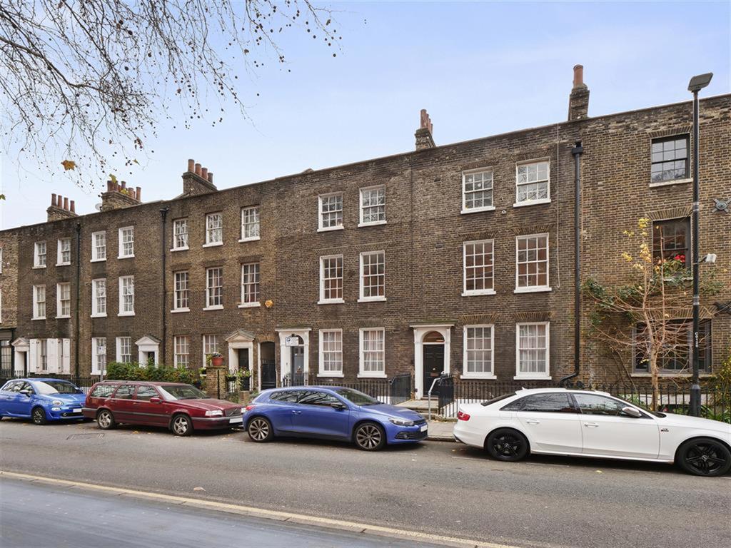 Flat 3 Cable Street, London, E1 0BL 2 bed flat £1,600 pcm (£369 pw)