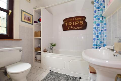 14 Castlemount Road, Dover, CT16 1SP