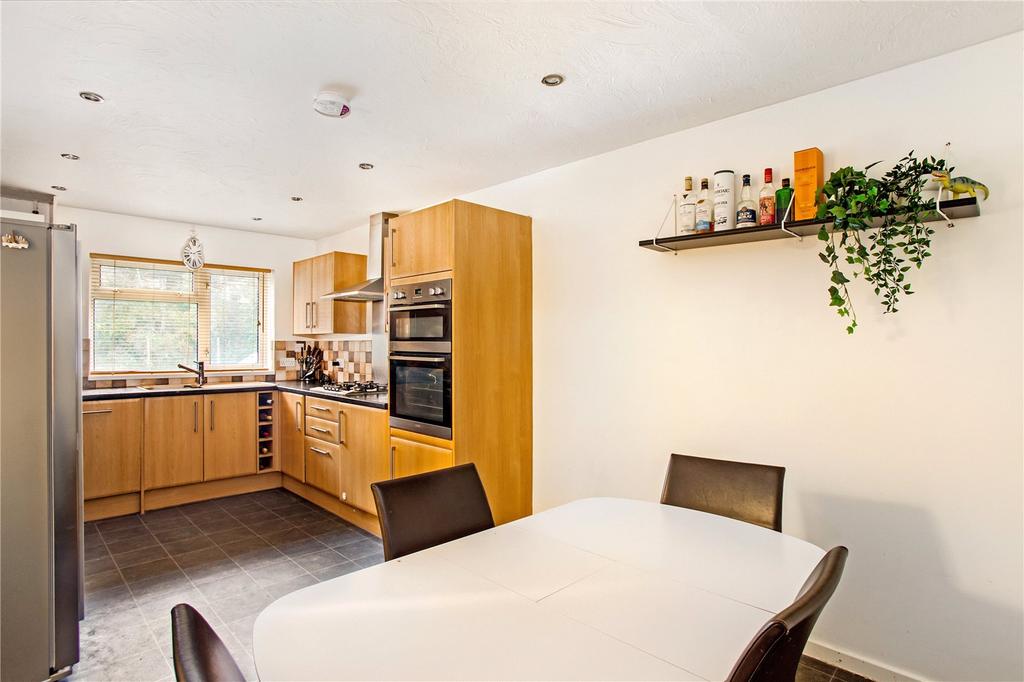 Falkland Road, Chandler's Ford, Eastleigh, Hampshire, SO53 3 bed
