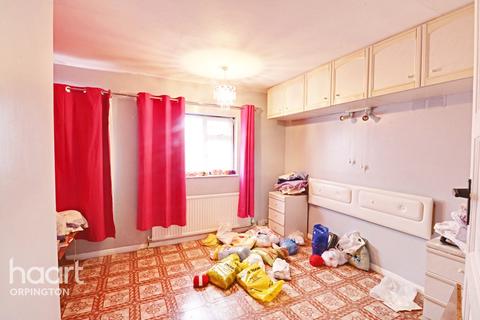 99 Arundel Drive, Orpington, BR6 9JQ