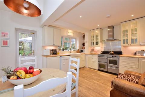 39 Russell Road, Buckhurst Hill, IG9 5QF