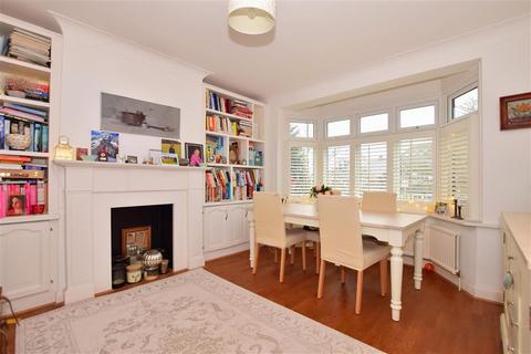 39 Russell Road, Buckhurst Hill, IG9 5QF