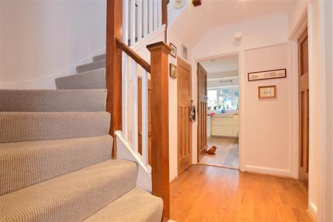39 Russell Road, Buckhurst Hill, IG9 5QF