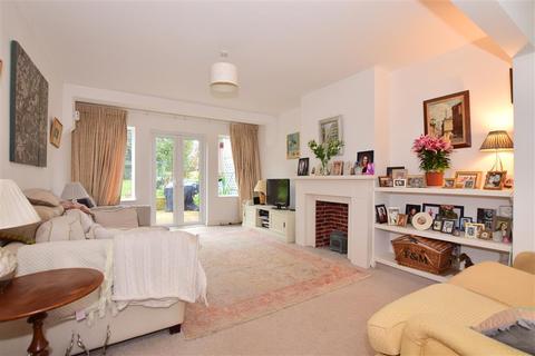 39 Russell Road, Buckhurst Hill, IG9 5QF