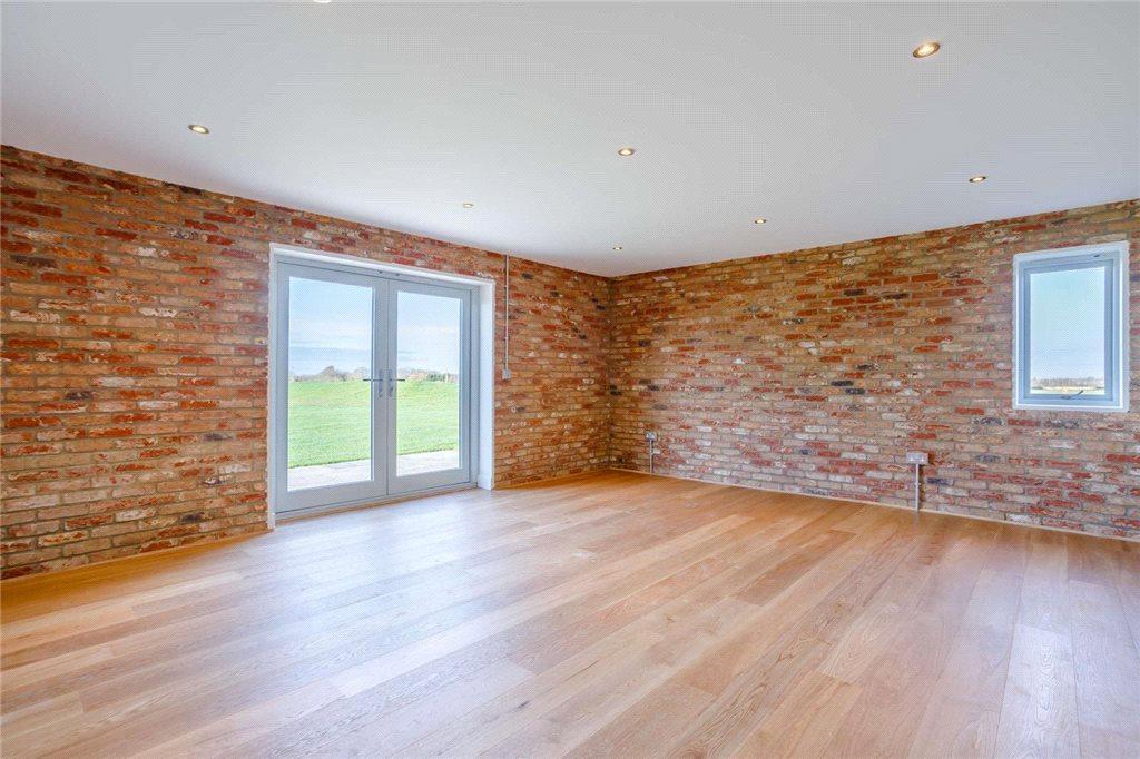 Sitting/Dining Area