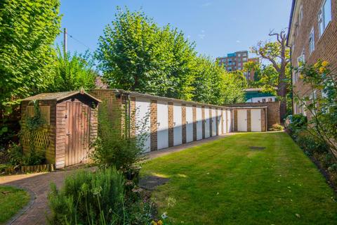 5, Hillside Court Crescent Road, Kingston Upon Thames, KT2 7RH