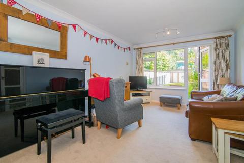 5, Hillside Court Crescent Road, Kingston Upon Thames, KT2 7RH