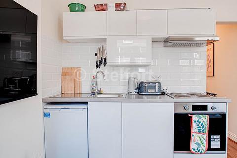 2 bedroom flat to rent, Hornsey Road, London, N19