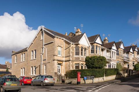 5 bedroom house to rent - Shakespeare Avenue