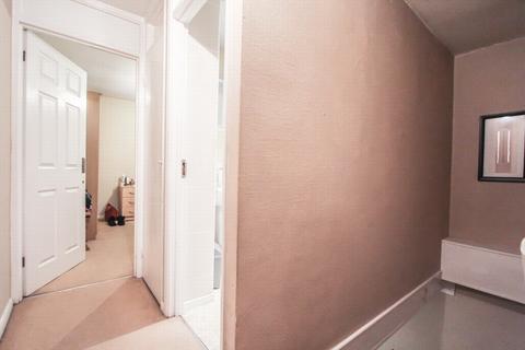 33 Burnham Gardens, Hayes, UB3 1RB