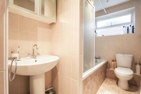 33 Burnham Gardens, Hayes, UB3 1RB