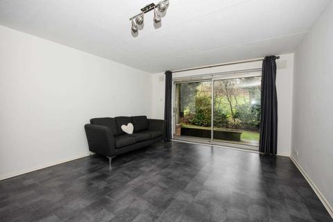 2 bedroom apartment to rent, Links View, Hilton Lane, Prestwich