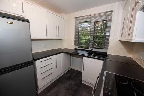 2 bedroom apartment to rent, Links View, Hilton Lane, Prestwich
