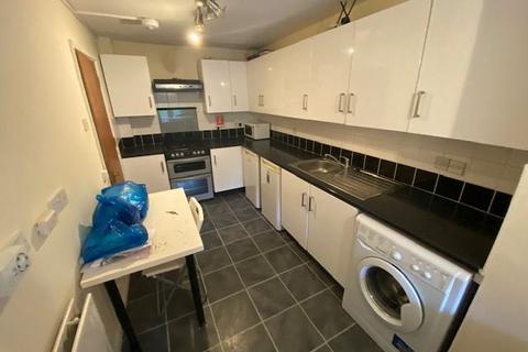 5 bedroom terraced house to rent - WHEATLEY CLOSE, HENDON, NW4 4LG