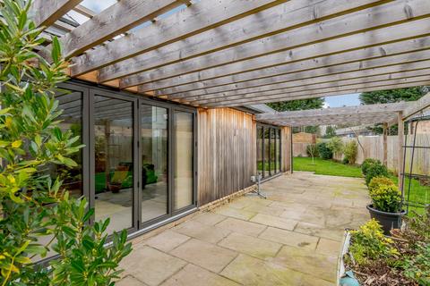 16b Teversham Road, Fulbourn, Cambridge, CB21 5EB