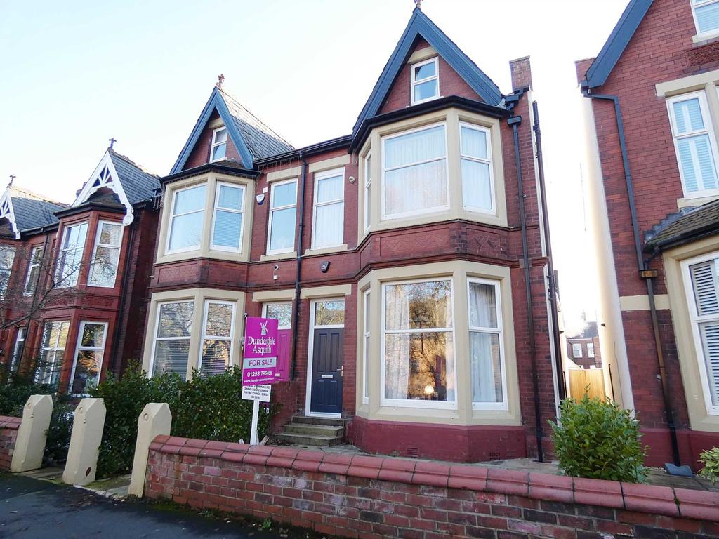 Cleveland Road, Lytham 5 bed semidetached house £575,000