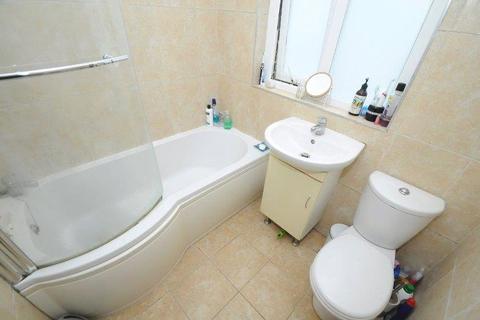 28 Kitchener Crescent, Poole, BH17 7HU