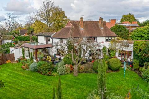 2 Fitzalan Road, Claygate, Esher, KT10 0LX