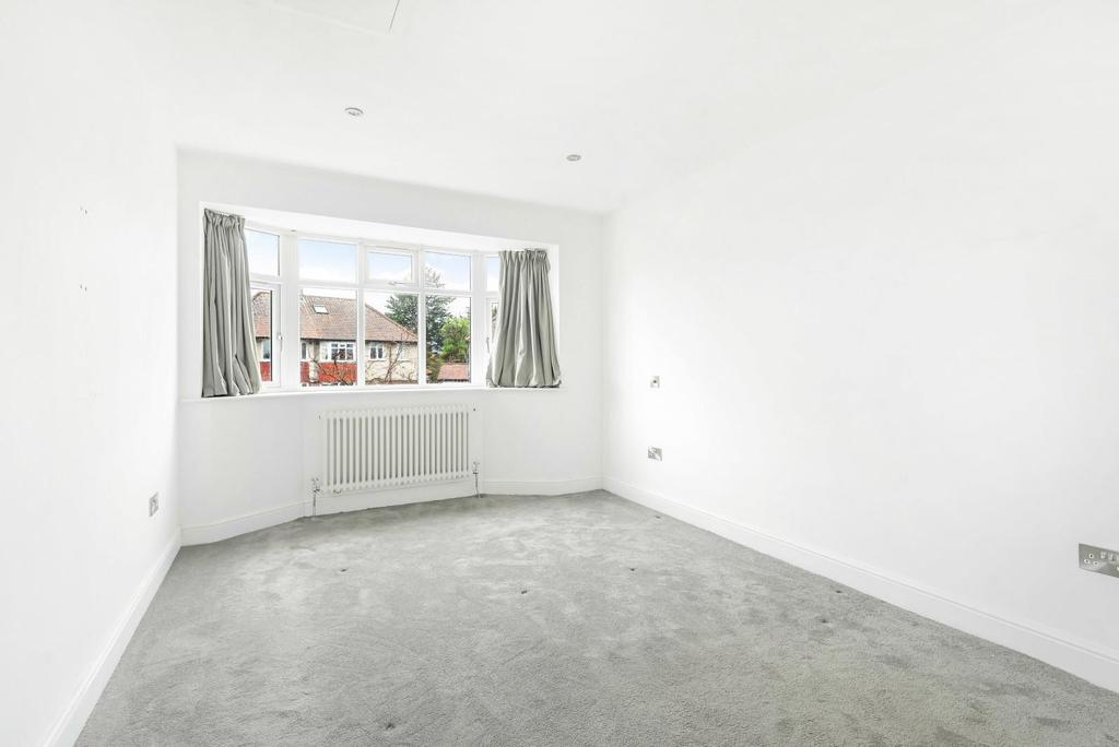 Groveland Way, New Malden, KT3 5 bed semidetached house £3,000 pcm