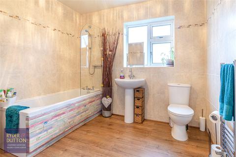 82 Knott Lanes, Oldham, OL8 3JA