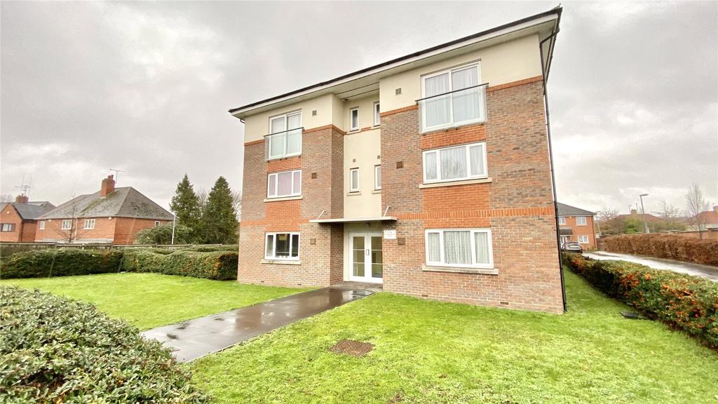 Basingstoke Road, Reading, Berkshire, RG2 2 bed apartment £200,000