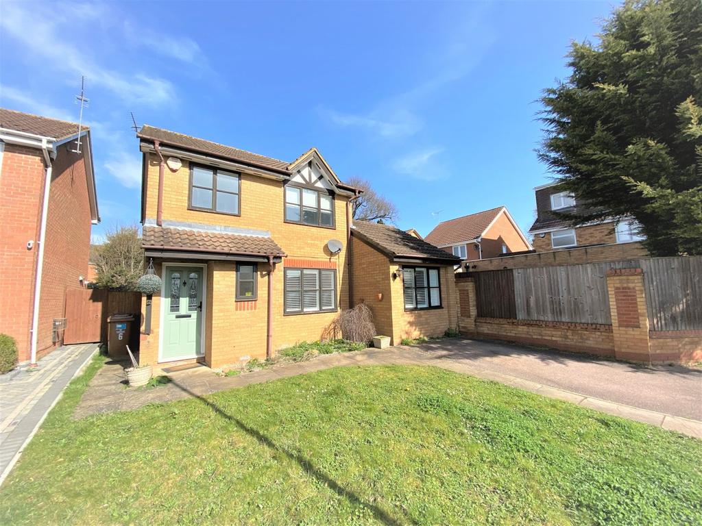 Shackleton Way, Abbots Langley, Hertfordshire, WD5 3 bed detached house ...