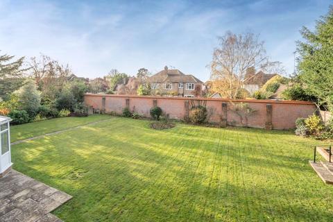 Birkholme Leigh Place, Cobham, KT11 2HL