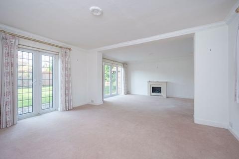 Birkholme Leigh Place, Cobham, KT11 2HL