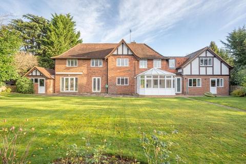 Birkholme Leigh Place, Cobham, KT11 2HL