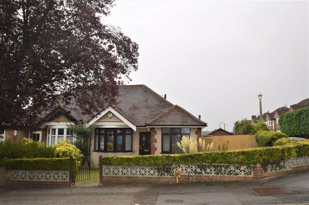 Durrants Drive, Croxley Green... 2 bed semidetached bungalow £575,000