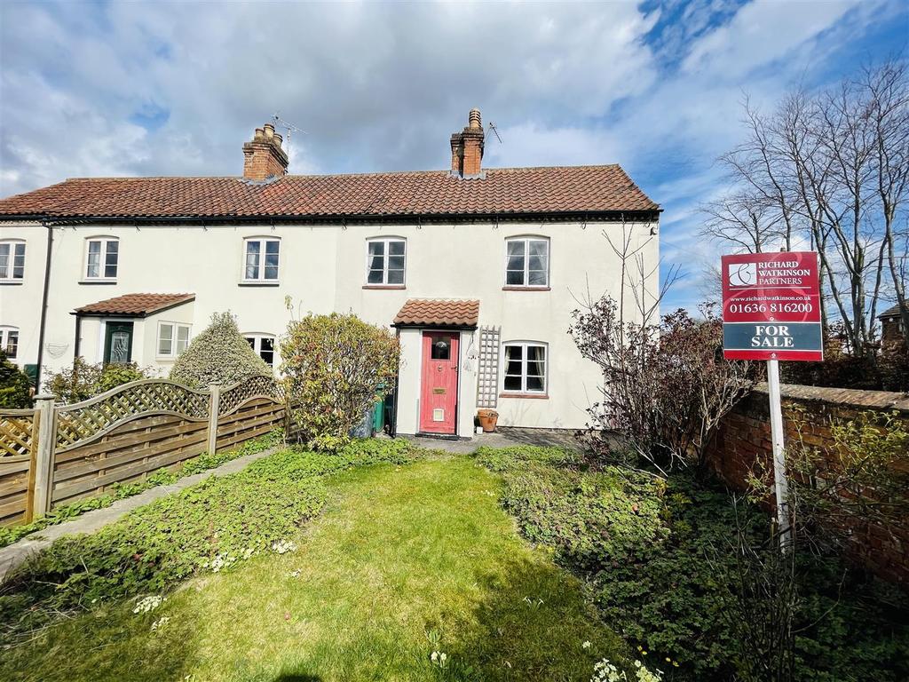 Easthorpe, Southwell 2 bed semidetached house £230,000