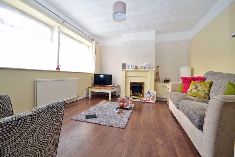 Westbourne Crescent, Clevedon 3 bed semidetached house £950 pcm (£