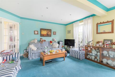 175 Browning Avenue, Worcester Park, KT4 8LB