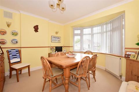 14 Aldwick Crescent, Worthing, BN14 0AR