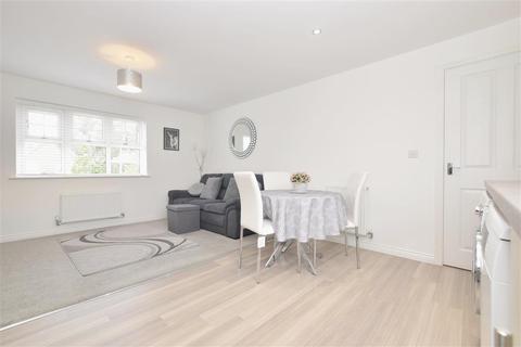 21 Gladiolus Grove, Worthing, BN13 3GU