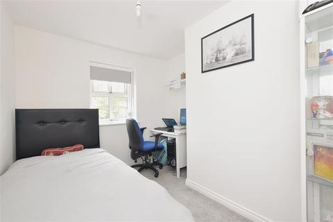 21 Gladiolus Grove, Worthing, BN13 3GU