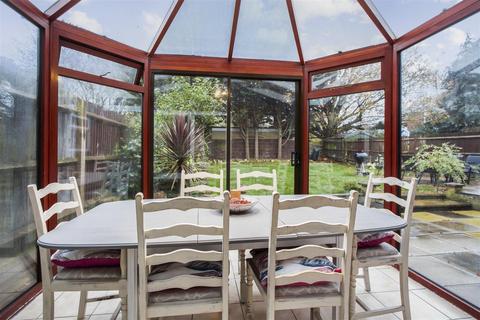 15 Beechwood Close, Ascot, SL5 8QJ