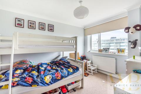 10 Flag Square, Shoreham-by-sea, BN43 5RZ