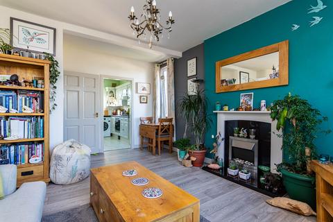5/6 Loganlea Loan, Edinburgh, EH7 6NH