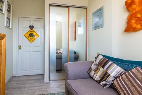 5/6 Loganlea Loan, Edinburgh, EH7 6NH