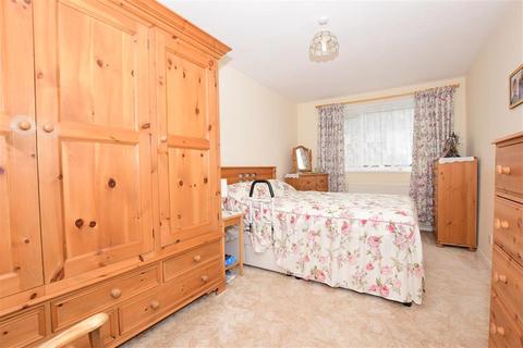 10 Clarkes Close, Deal, CT14 9JE