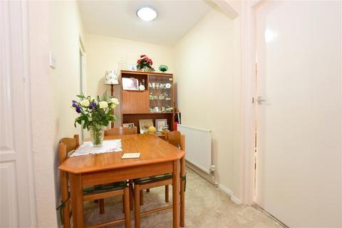 10 Clarkes Close, Deal, CT14 9JE
