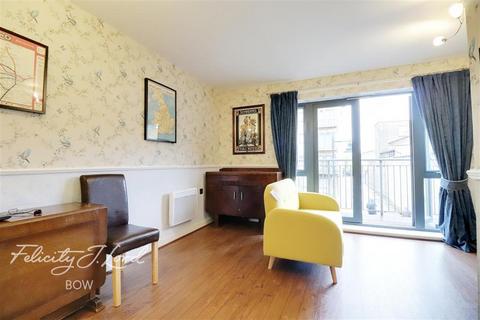 2 bedroom flat to rent, Edward Heylyn House, Thomas Frye Drive, E3