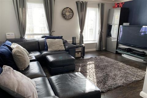 14 Paignton Close, Romford, RM3 8SF