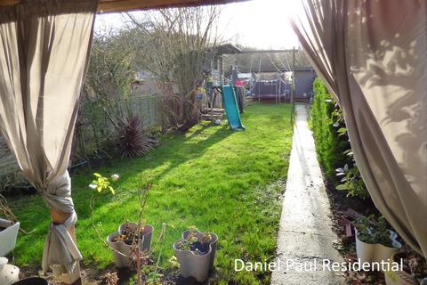 34 Robin Hood Way, Greenford, UB6 7QN