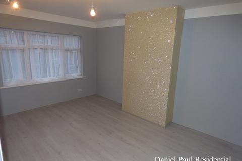 34 Robin Hood Way, Greenford, UB6 7QN